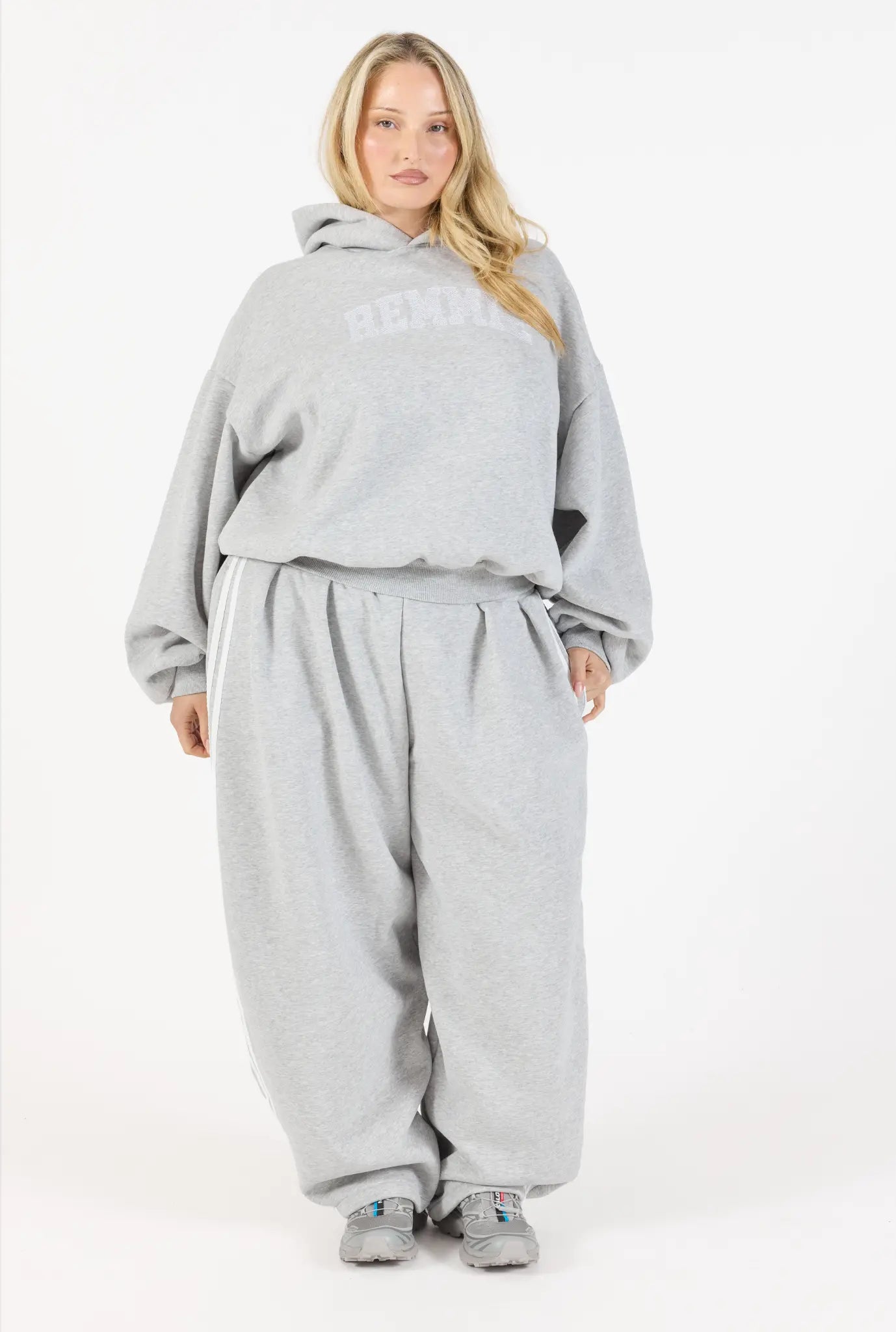 Barrel Leg Sweatpant - Heather Grey