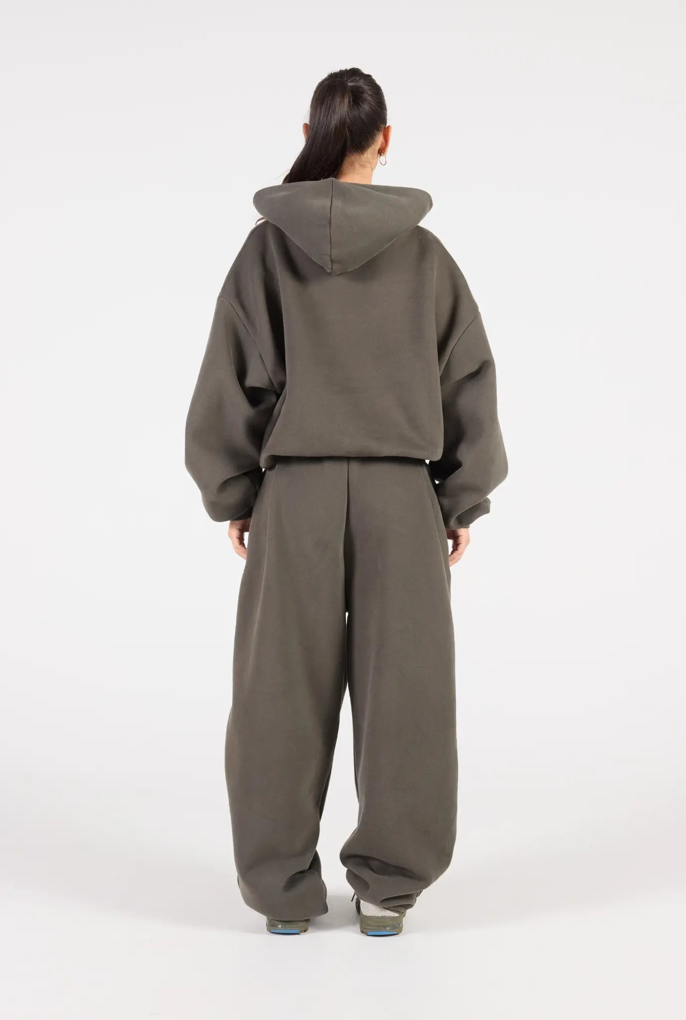 Barrel Leg Sweatpant - Dark Khaki