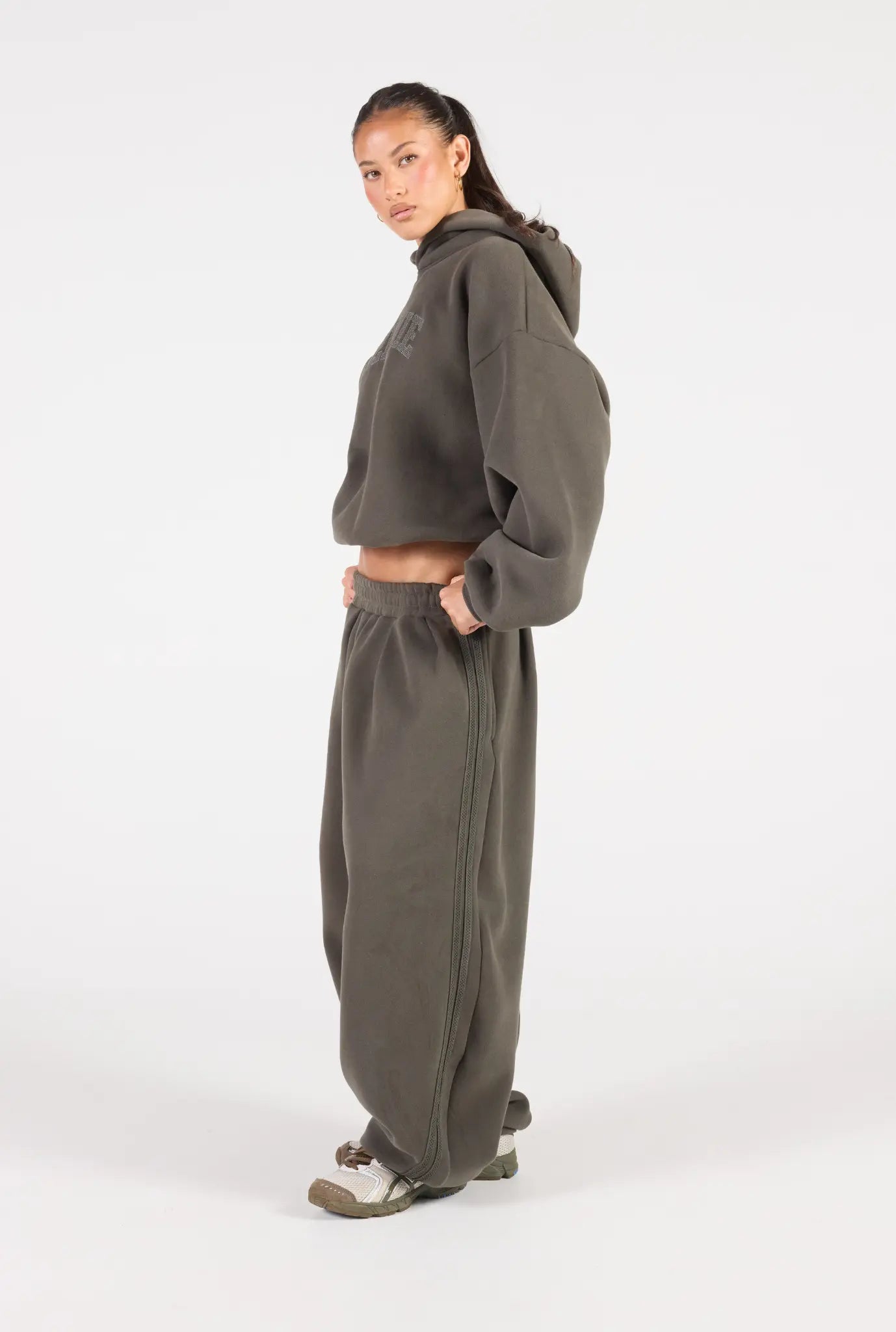 Barrel Leg Sweatpant - Dark Khaki