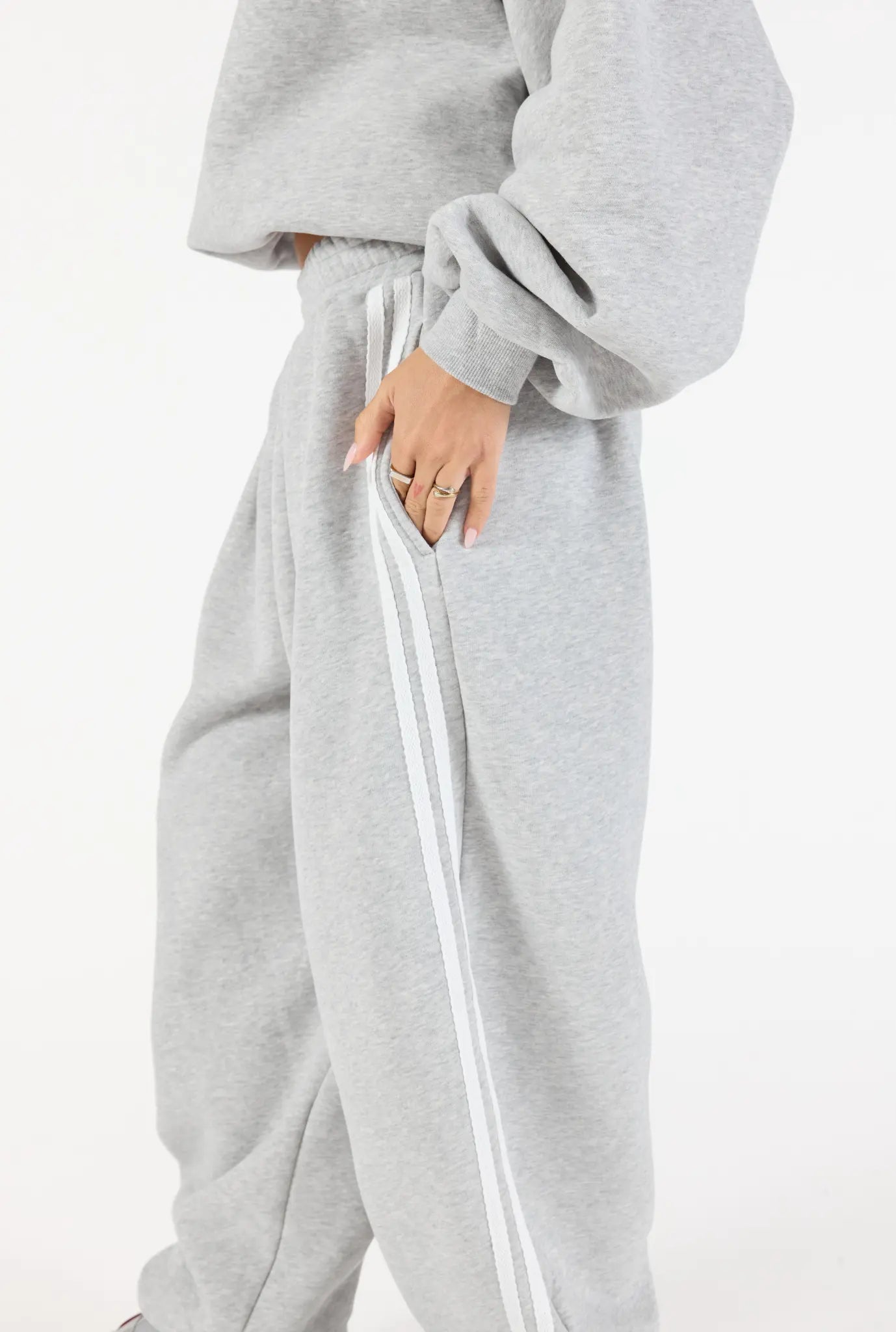 Barrel Leg Sweatpant - Heather Grey