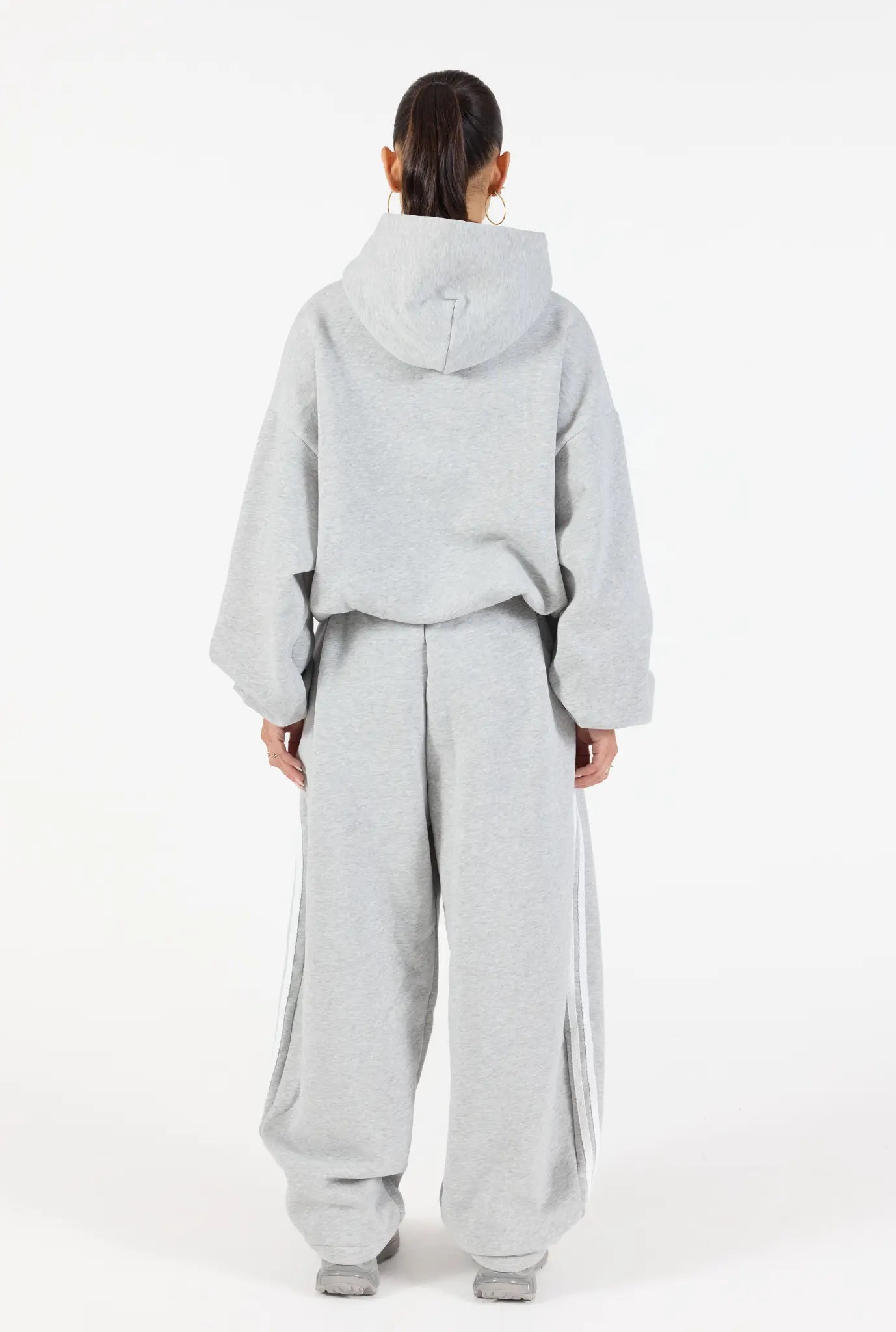 Barrel Leg Sweatpant - Heather Grey